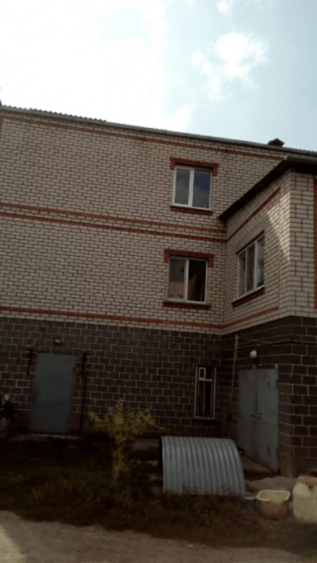 Продам 2-эт. дом 430м2 в Черняховке