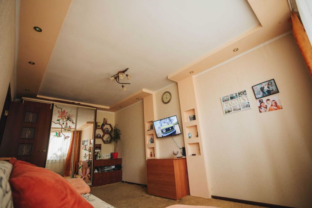 Продам 2 х комнатную квартиру на Беляева