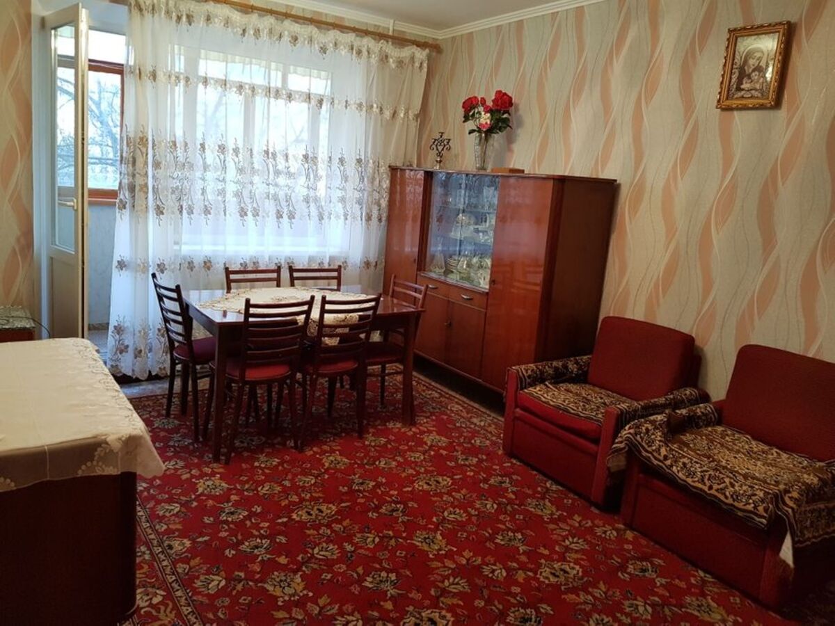 Продам 2-х комнатную квартиру на Юрия Коваленко.