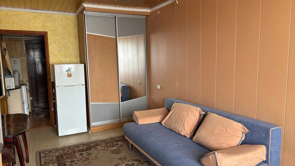 Продам кімнату в гуртожитку з ремонтом та технікою.